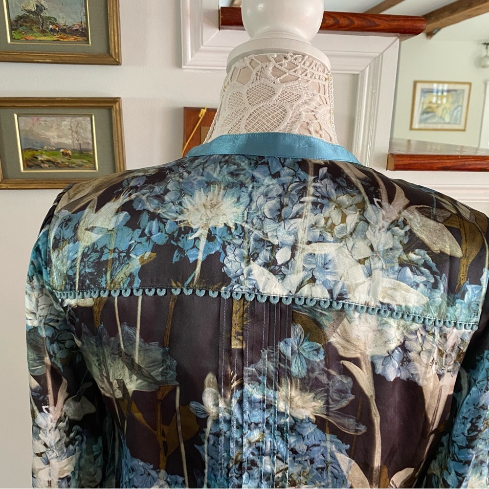 SOFT SURROUNDINGS Blue Flora Silk Hydrangea Print Blouse NWT $140 XS - Picture 3 of 8